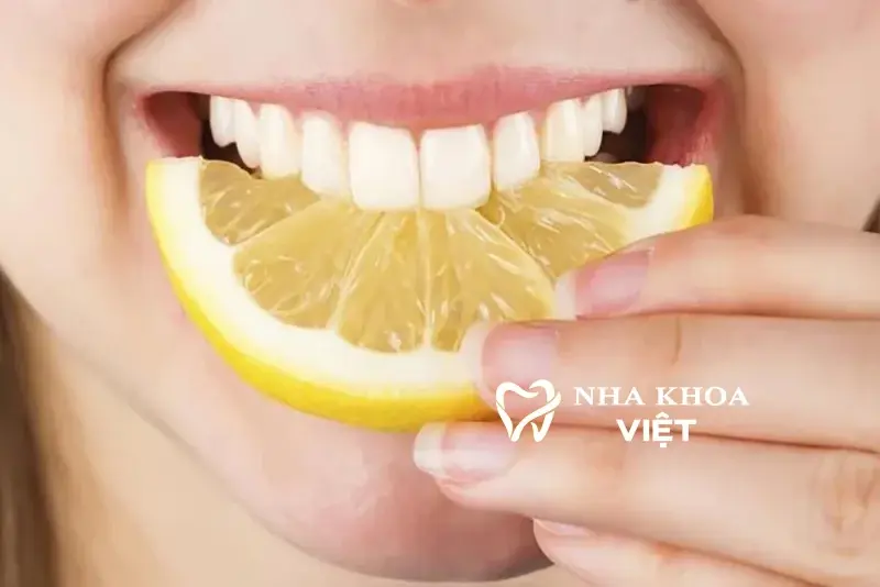 Những Cách Làm Trắng Răng Tại Nhà Hiệu Quả Bằng Thảo Dược 🌿✨